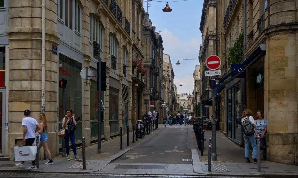 bordeaux-contre-le-sans-abrisme-une-alliance-de-villes-en-colere