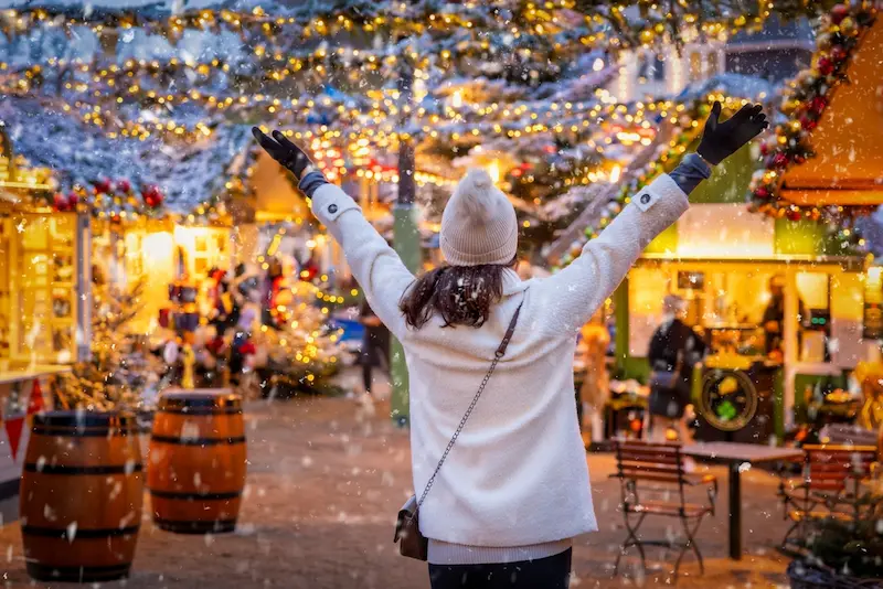 Bordeaux sous les étoiles : Noël illumine la ville !