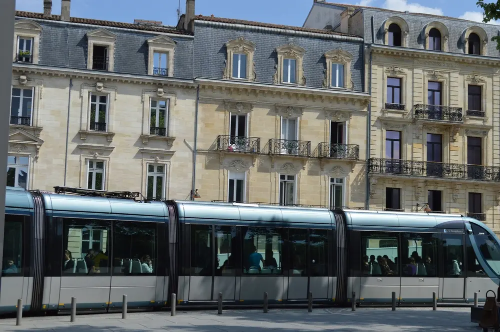 tram-a-bordeaux-une-passagere-trainee-sur-400-metres