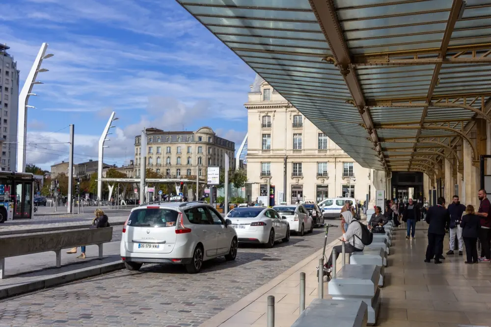 bordeaux-sous-tension-pourquoi-les-taxis-bloquent-la-ville