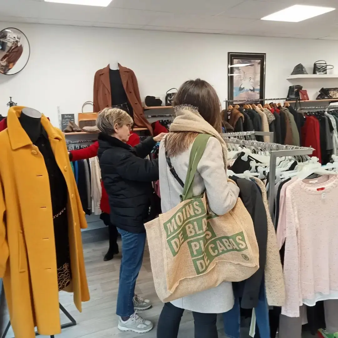 nouvelle-etape-pour-lassociation-amos-qui-inaugure-une-nouvelle-boutique-a-merignac